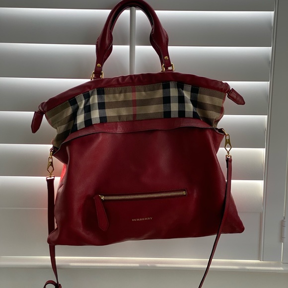 AUTHENTIC BURBERRY CROSSBODY BAG - Picture 3 of 16